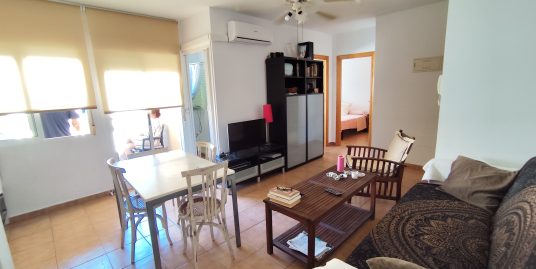 1482. APARTAMENTO CENTRO ISLA PLANA JUNTO A LA PLAYA